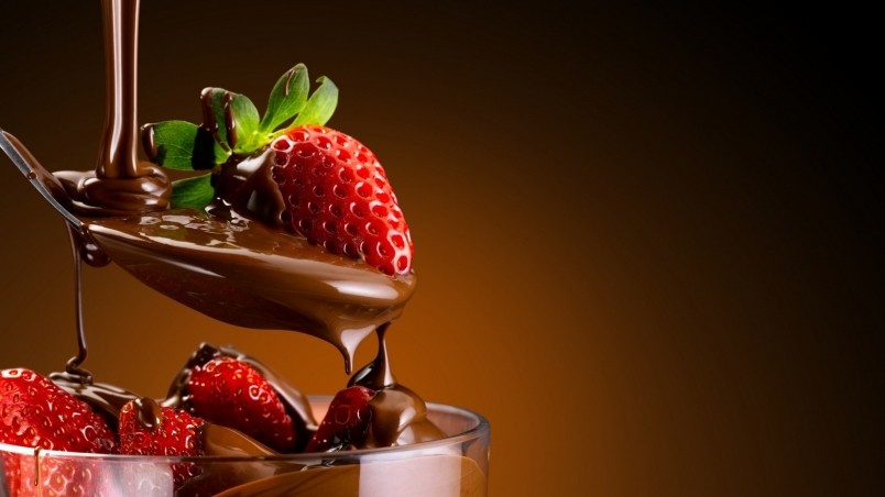 Chocolate and Strawberries Dessert wallpaper