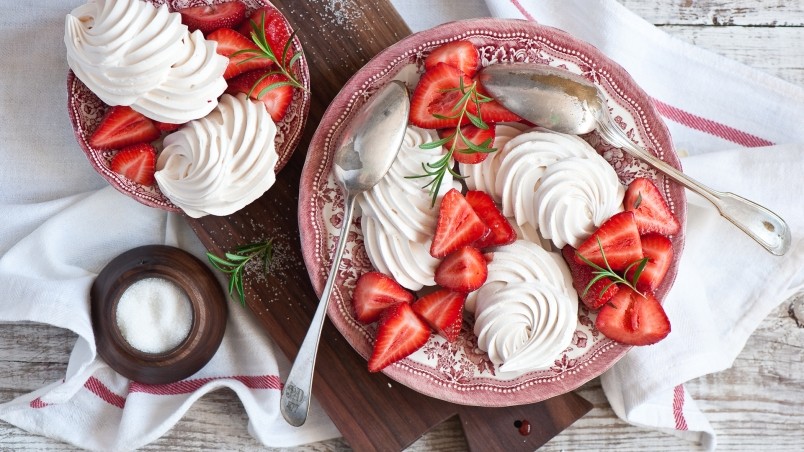 Meringues and Strawberries Dessert wallpaper