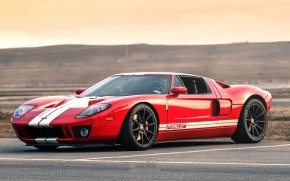 Red Retro Ford GT wallpaper