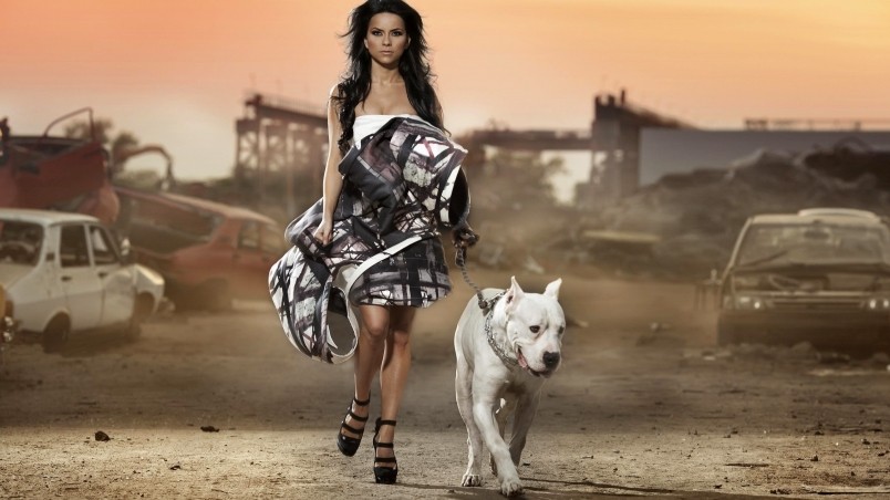 Inna With Dog wallpaper