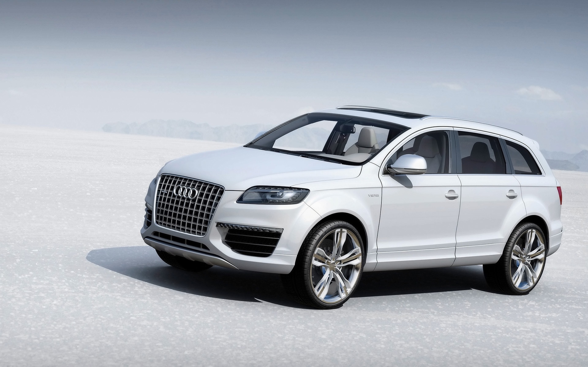 2007 Audi Q7 V12 TDI Revised Side Angle for 1920 x 1200 widescreen resolution