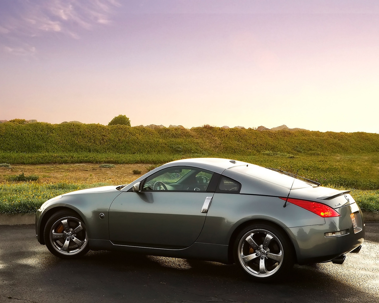 2007 Nissan 350Z for 1280 x 1024 resolution