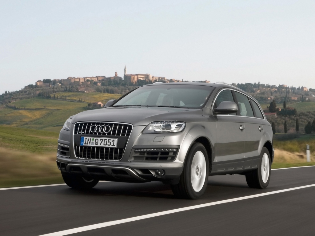 2009 Audi Q7 - Grey Front Angle Speed 1 for 1024 x 768 resolution