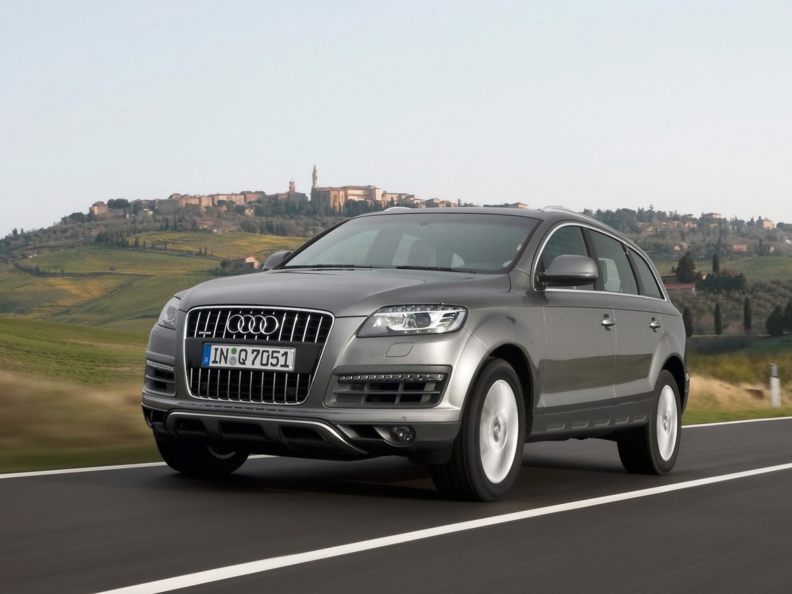 2009 Audi Q7 - Grey Front Angle Speed 1 for 1152 x 864 resolution