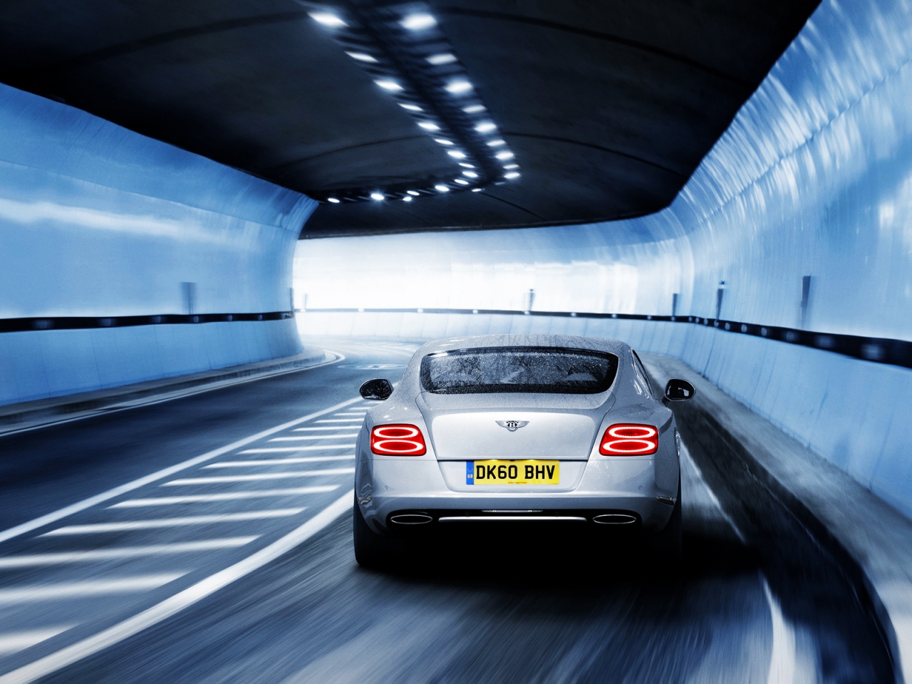 2011 Bentley Continental GT Rear for 1280 x 960 resolution