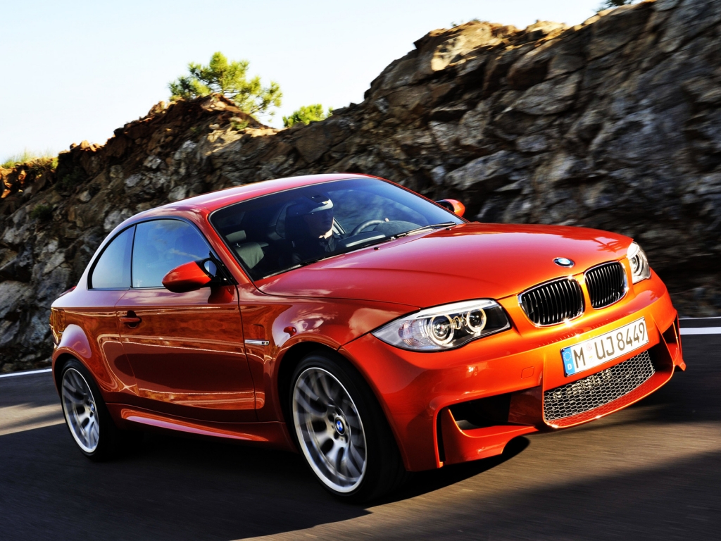 2011 BMW 1 Series M for 1024 x 768 resolution