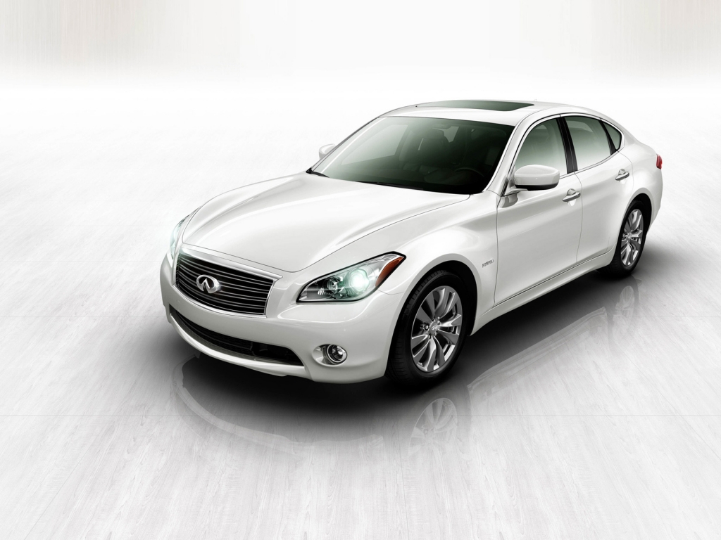 2011 Infiniti M35 Hybrid Front for 1024 x 768 resolution