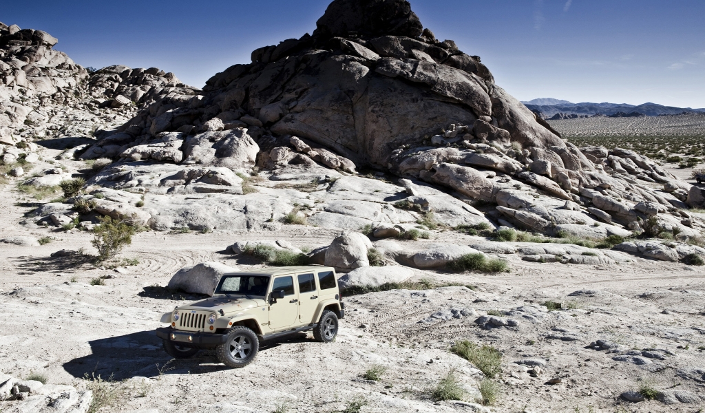 2011 Jeep Wrangler Mojave for 1024 x 600 widescreen resolution
