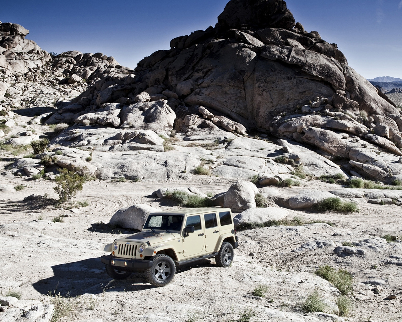 2011 Jeep Wrangler Mojave for 1280 x 1024 resolution