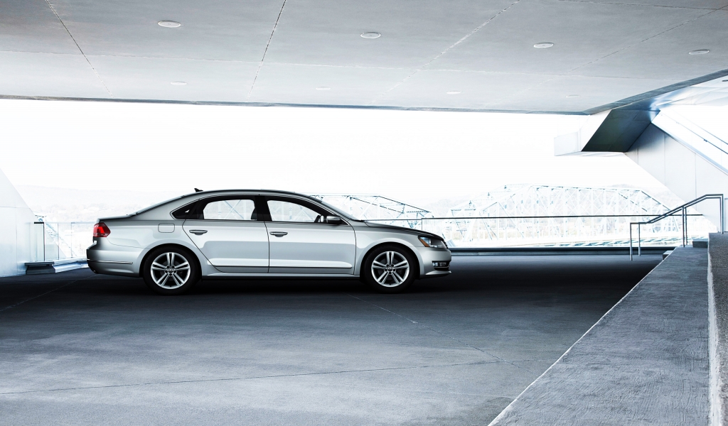 2011 Volkswagen Passat for 1024 x 600 widescreen resolution