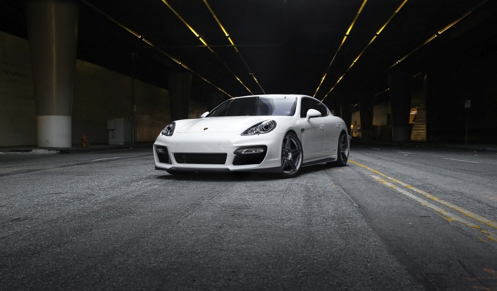 2011 Vorsteiner Porsche V PT Panamera for 1024 x 600 widescreen resolution