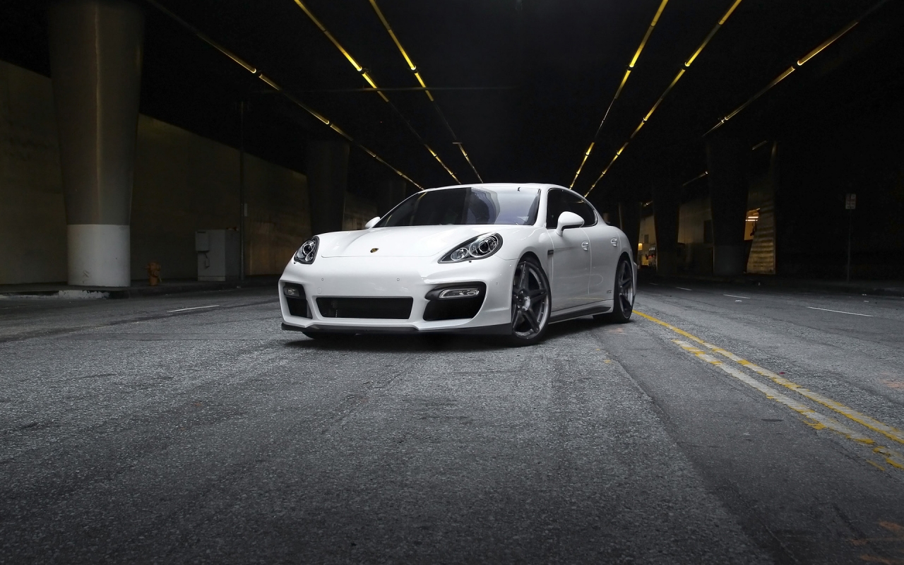 2011 Vorsteiner Porsche V PT Panamera for 1280 x 800 widescreen resolution