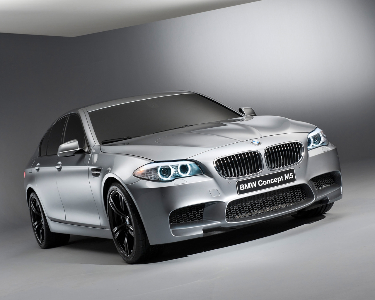 2012 BMW M5 Concept for 1280 x 1024 resolution