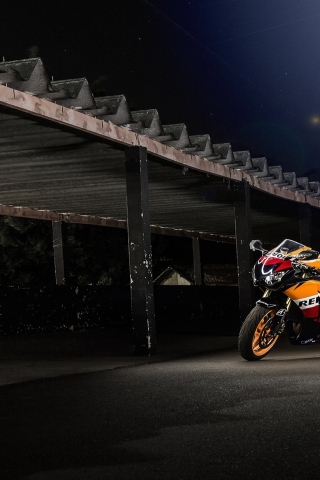 2012 Honda CBR 1000 RR for 320 x 480 iPhone resolution