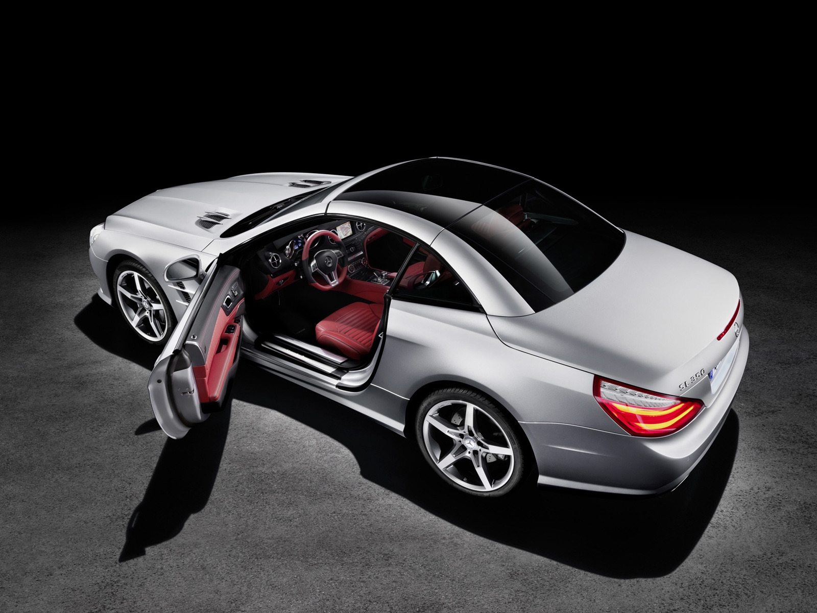 2012 Mercedes SL for 1600 x 1200 resolution