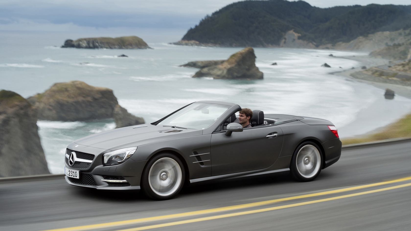 2012 Mercedes SL Dark Silver for 1680 x 945 HDTV resolution