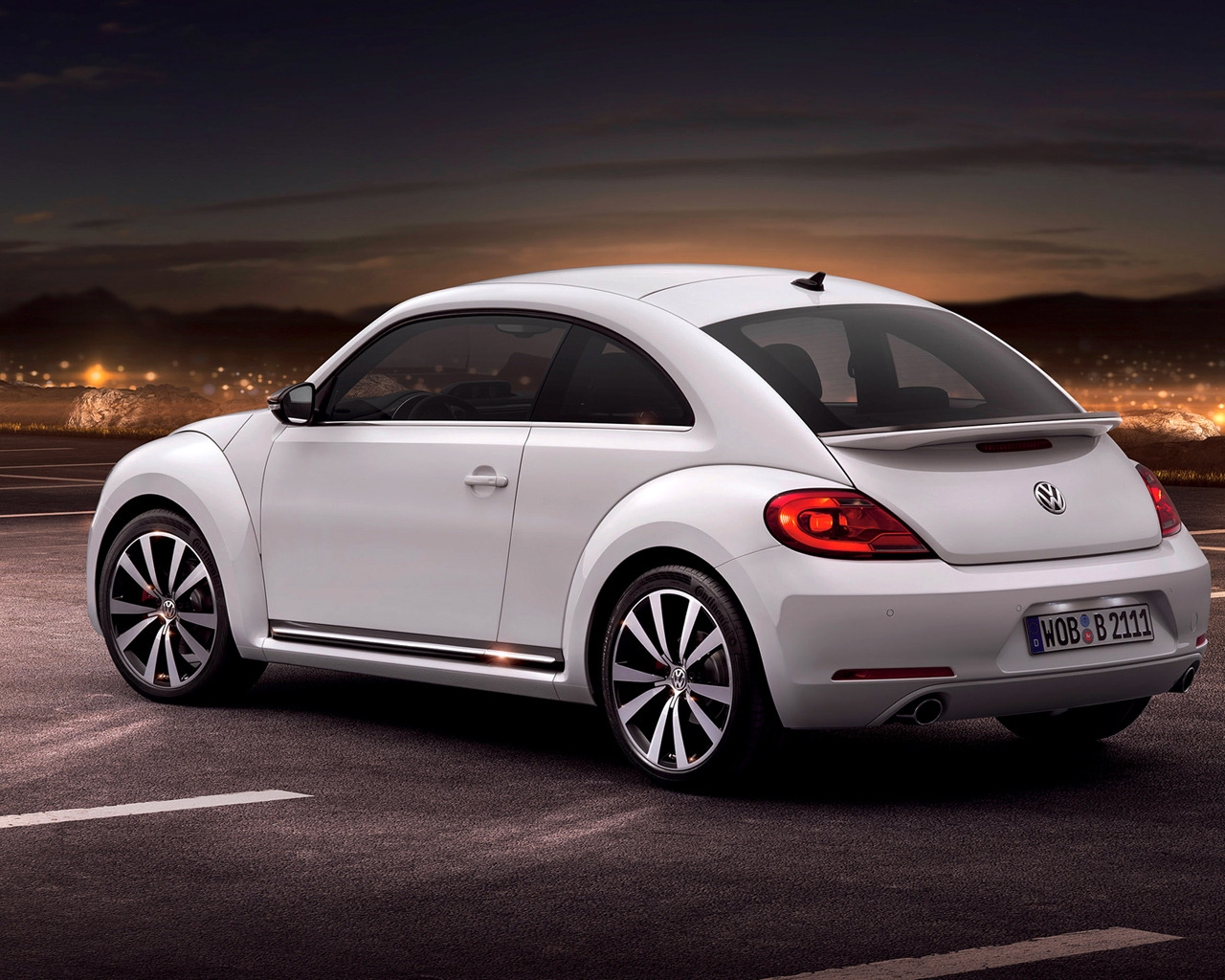 2012 VW Beetle for 1280 x 1024 resolution