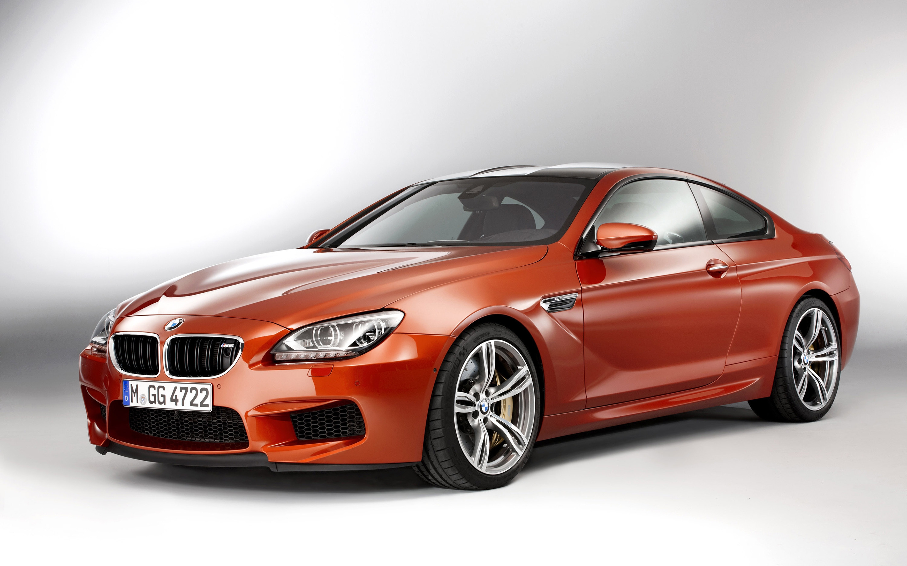 2013 BMW M6 Coupe Studio for 2880 x 1800 Retina Display resolution