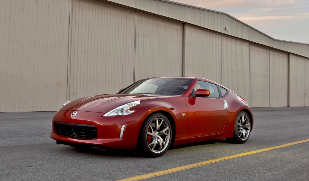 2013 Nissan 370Z Magma Red for 1024 x 600 widescreen resolution