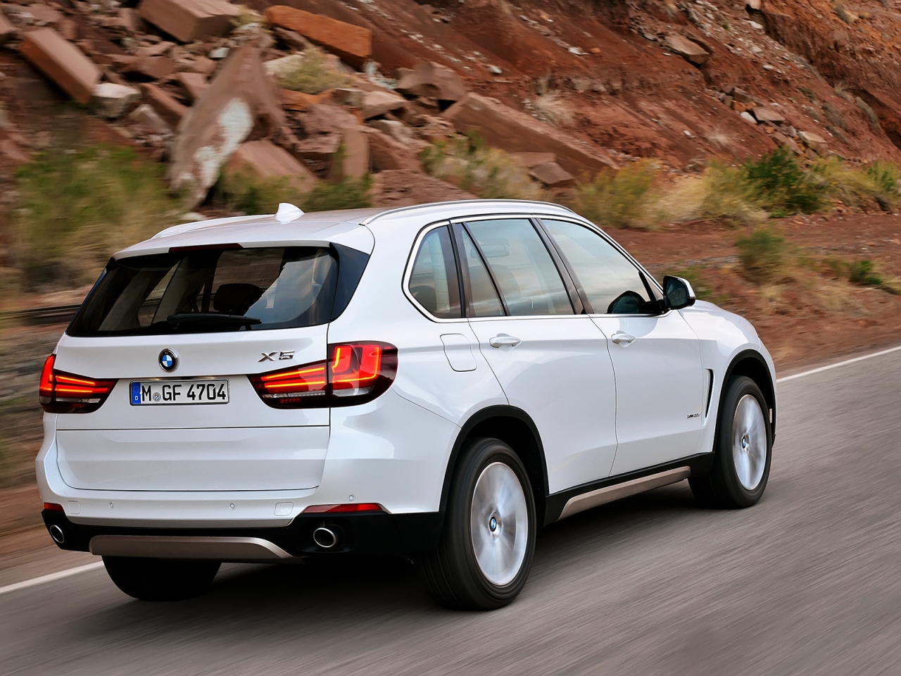2014 BMW X5 Rear for 1280 x 960 resolution