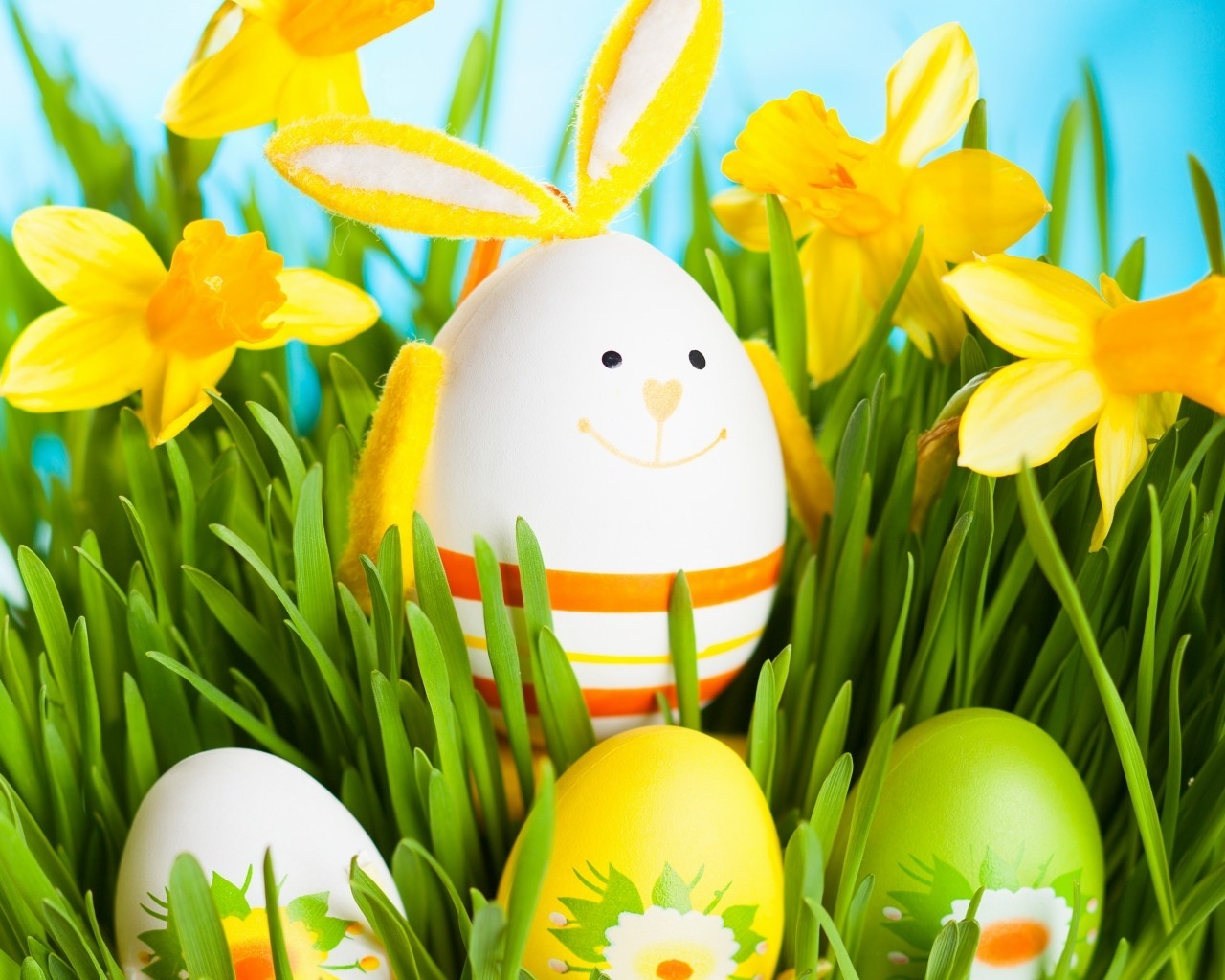 2014 Smiling Easter Egg for 1280 x 1024 resolution