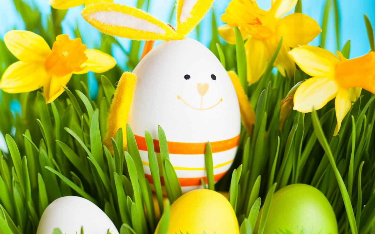 2014 Smiling Easter Egg for 1280 x 800 widescreen resolution