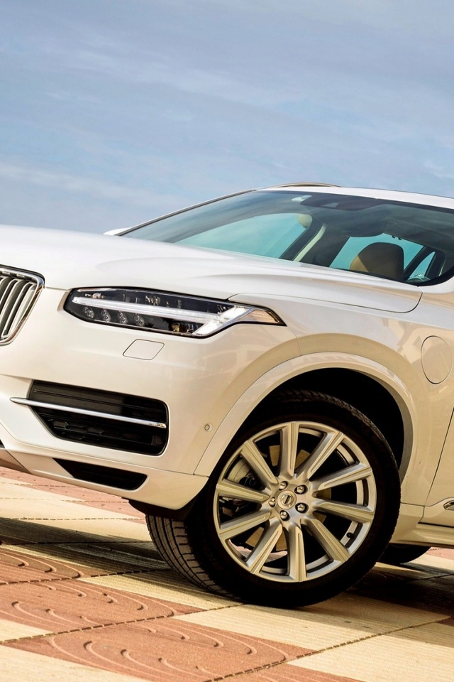 2014 Volvo XC 90 for 640 x 960 iPhone 4 resolution