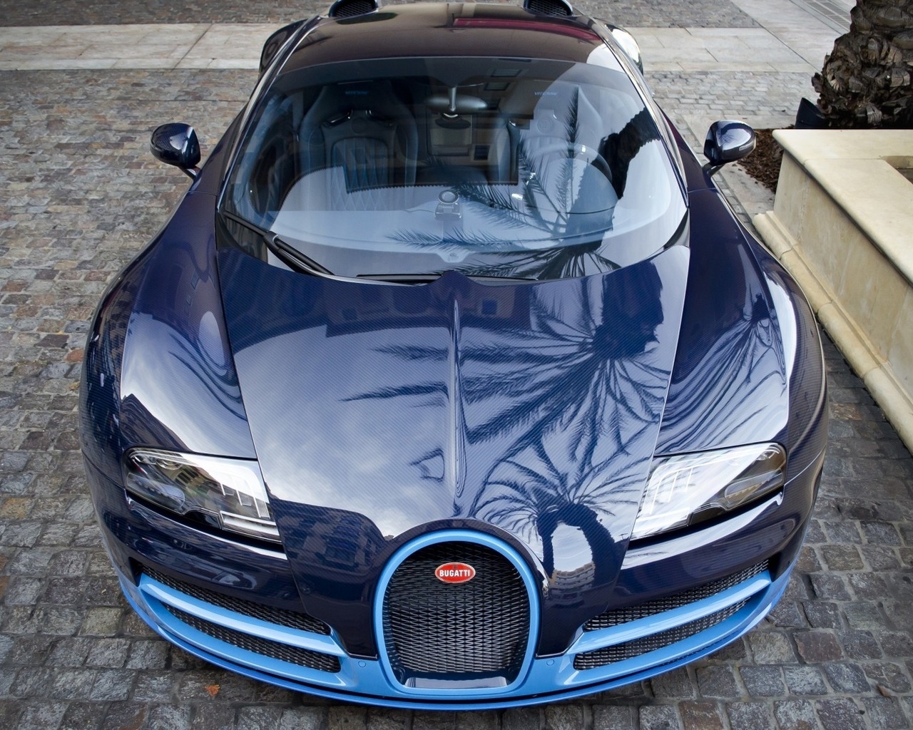 2015 Bugatti Veyron Front View for 1280 x 1024 resolution