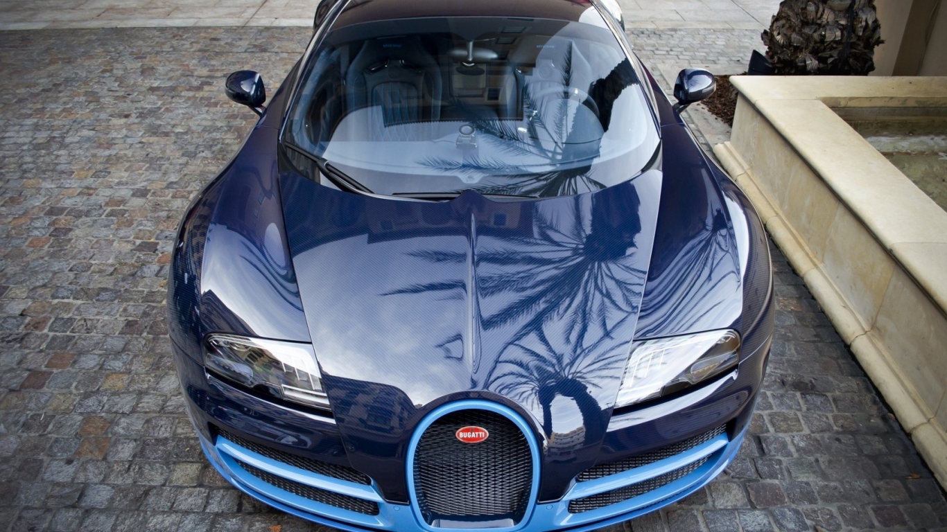 2015 Bugatti Veyron Front View for 1366 x 768 HDTV resolution