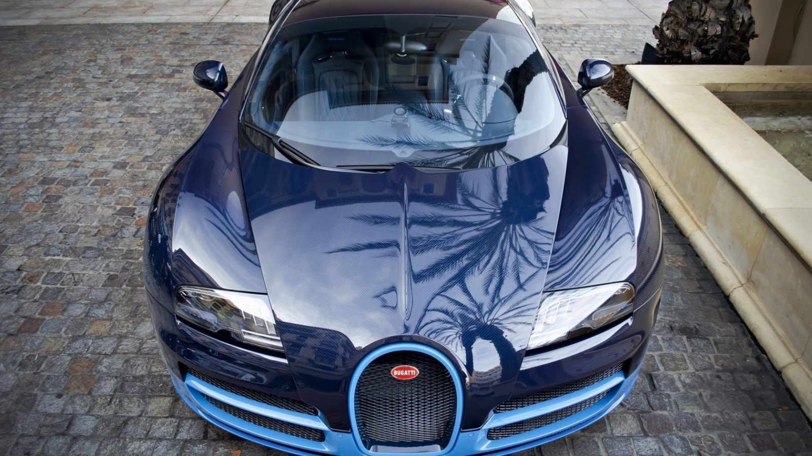 2015 Bugatti Veyron Front View for 1600 x 900 HDTV resolution