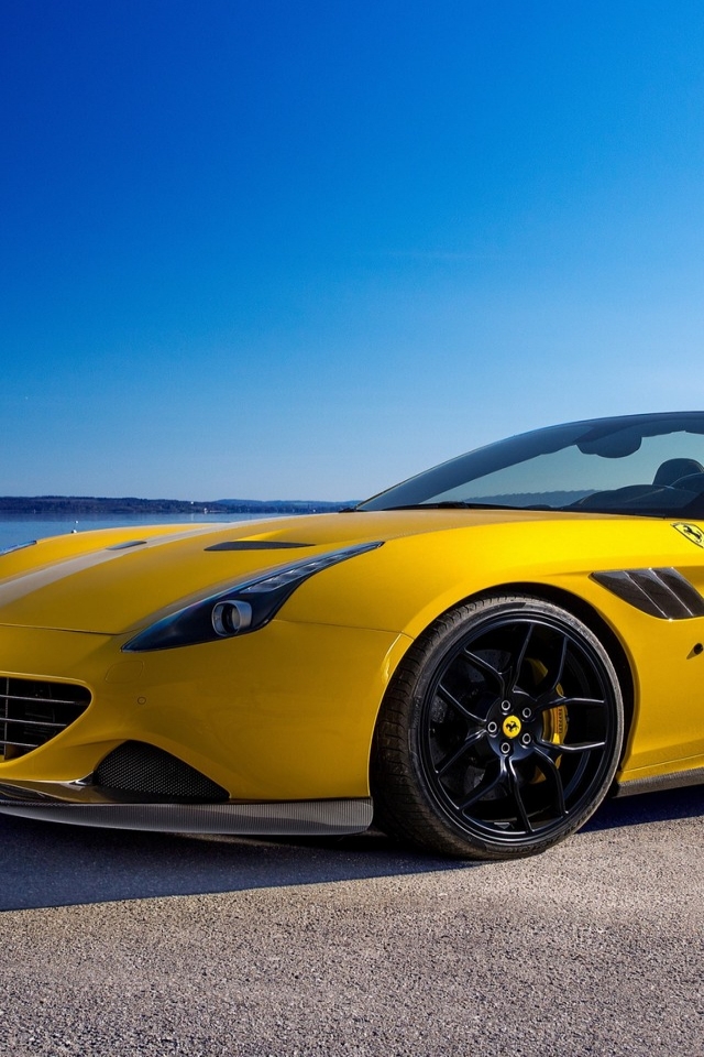 2015 Ferrari California T for 640 x 960 iPhone 4 resolution