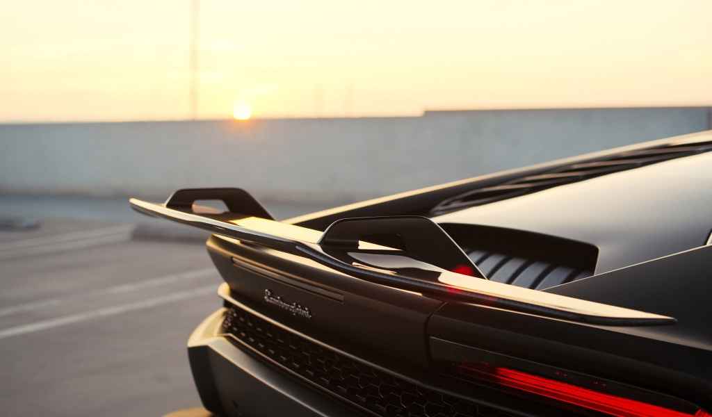 2015 Lamborghini Huracan for 1024 x 600 widescreen resolution