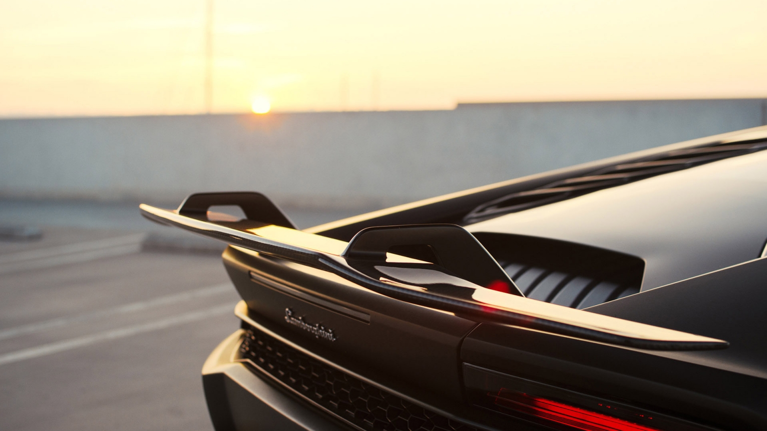 2015 Lamborghini Huracan for 1536 x 864 HDTV resolution