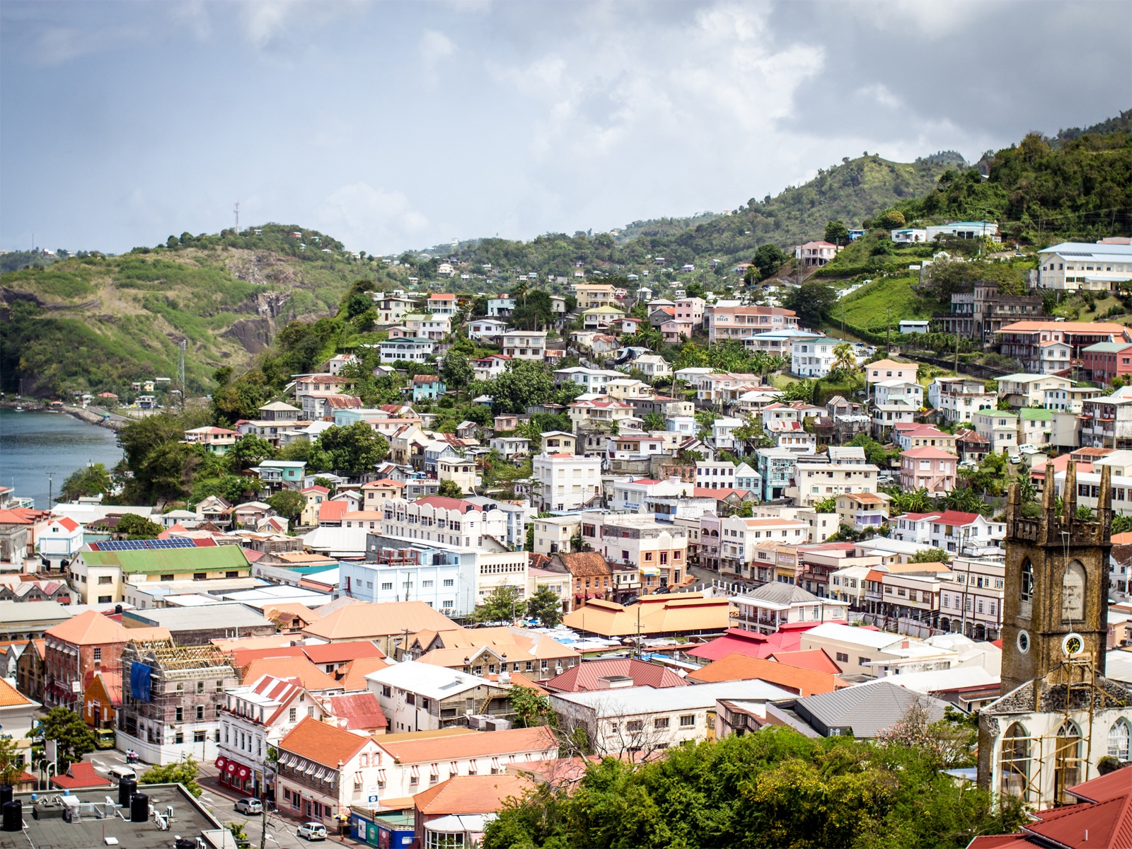 A Grenadian Village for 1600 x 1200 resolution