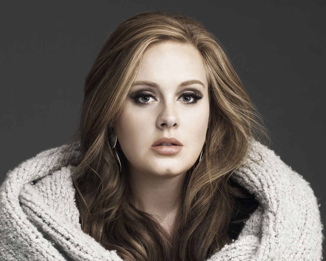 Adele Serious Look for 1280 x 1024 resolution
