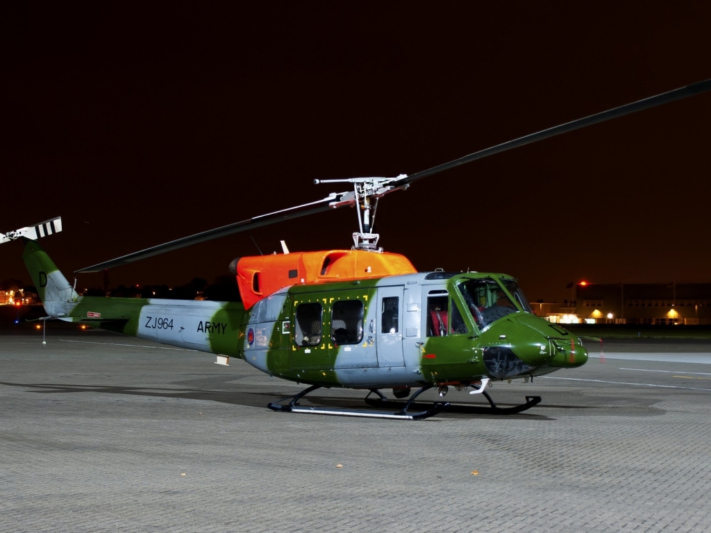 Agusta Bell AB 212 Helicopter for 1024 x 768 resolution