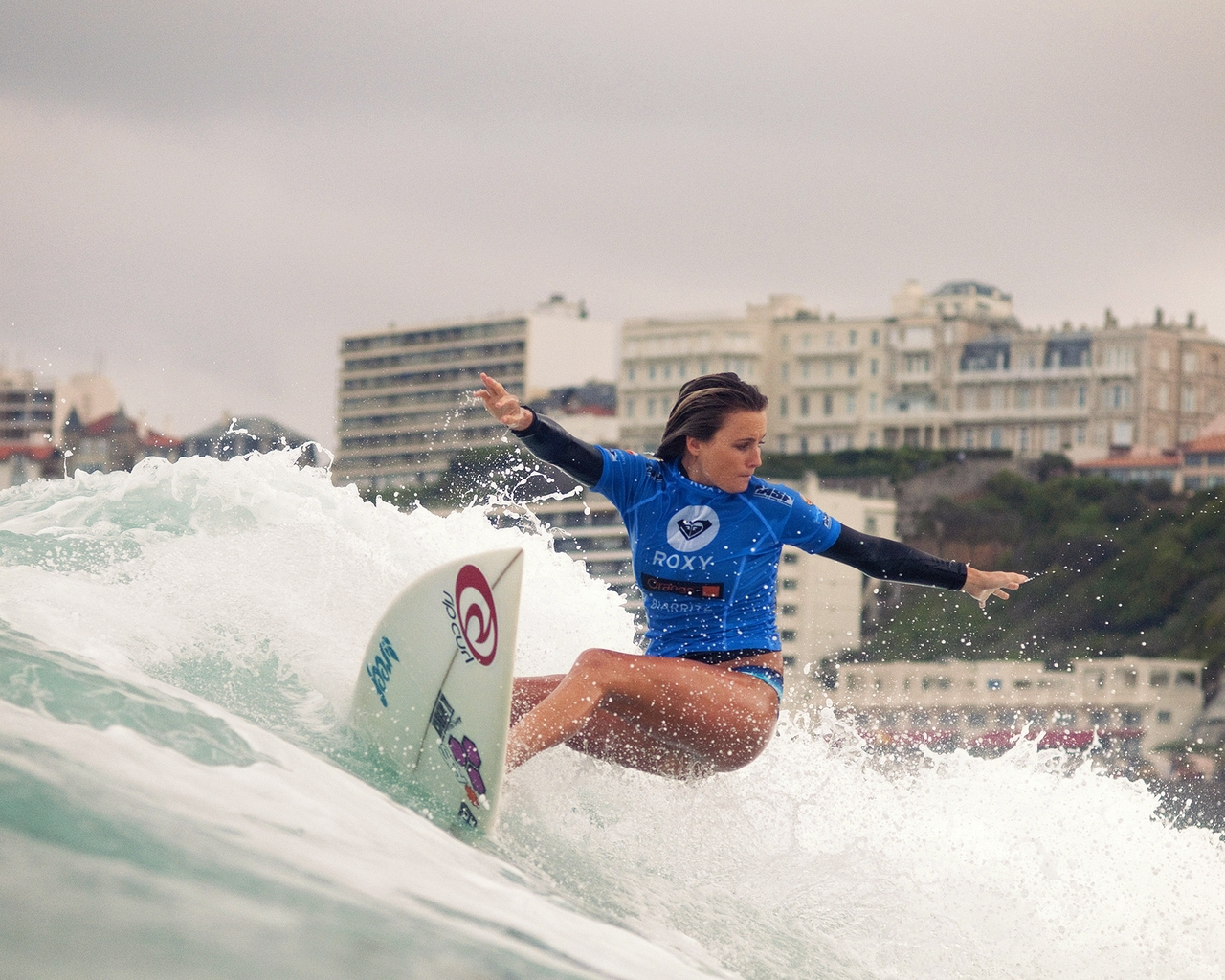 Alana Blanchard Surfing for 1280 x 1024 resolution