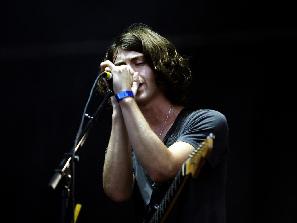 Alex Turner Performing for 1024 x 768 resolution