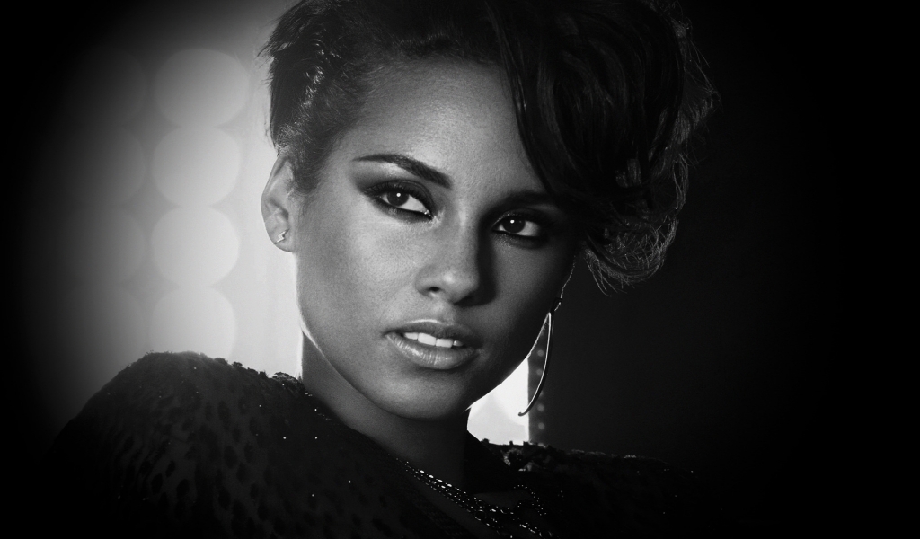 Alicia Keys Black and White for 1024 x 600 widescreen resolution