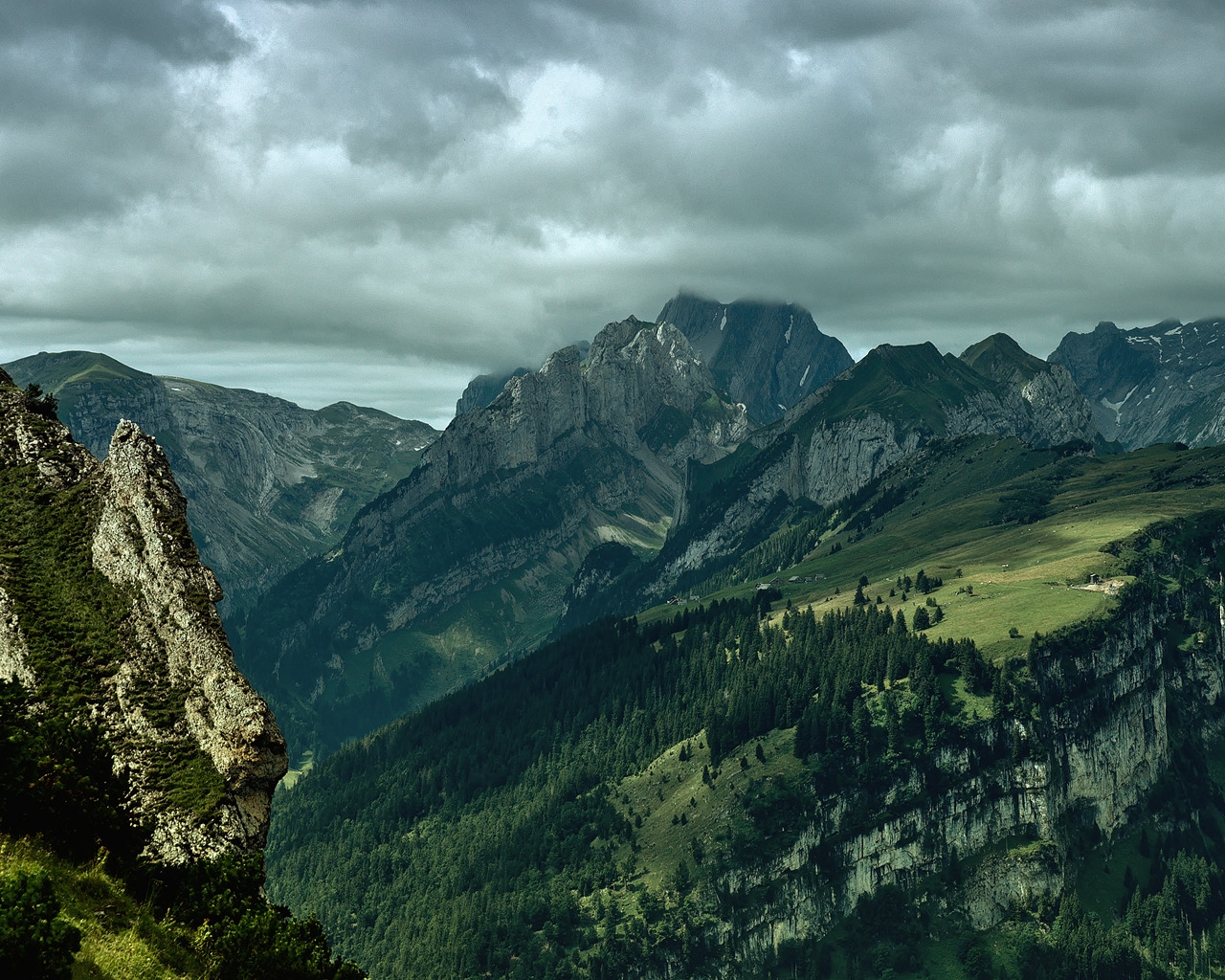 Alpstein before Rain for 1280 x 1024 resolution
