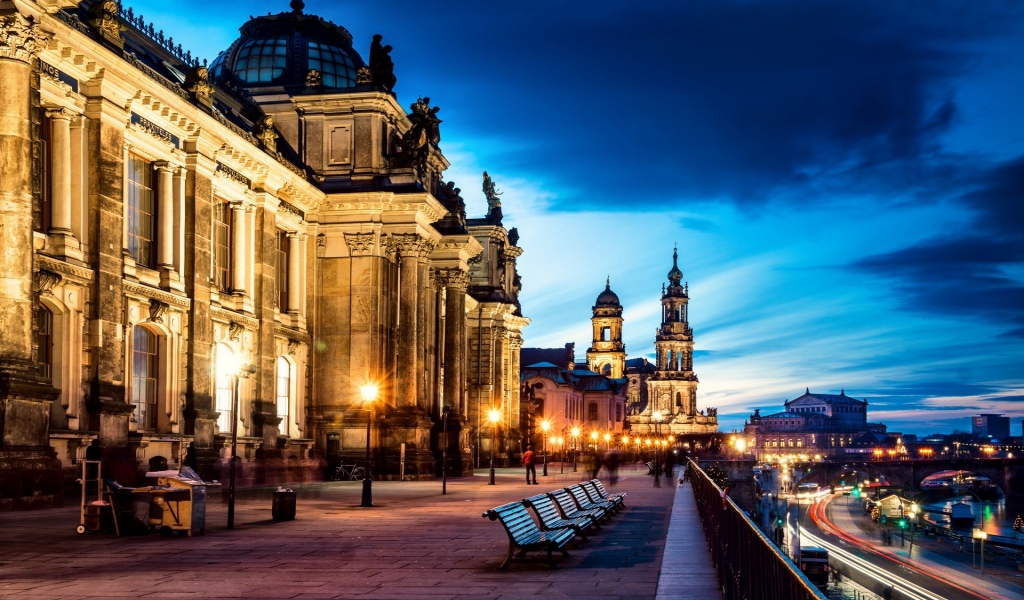 Altstadt Dresden for 1024 x 600 widescreen resolution