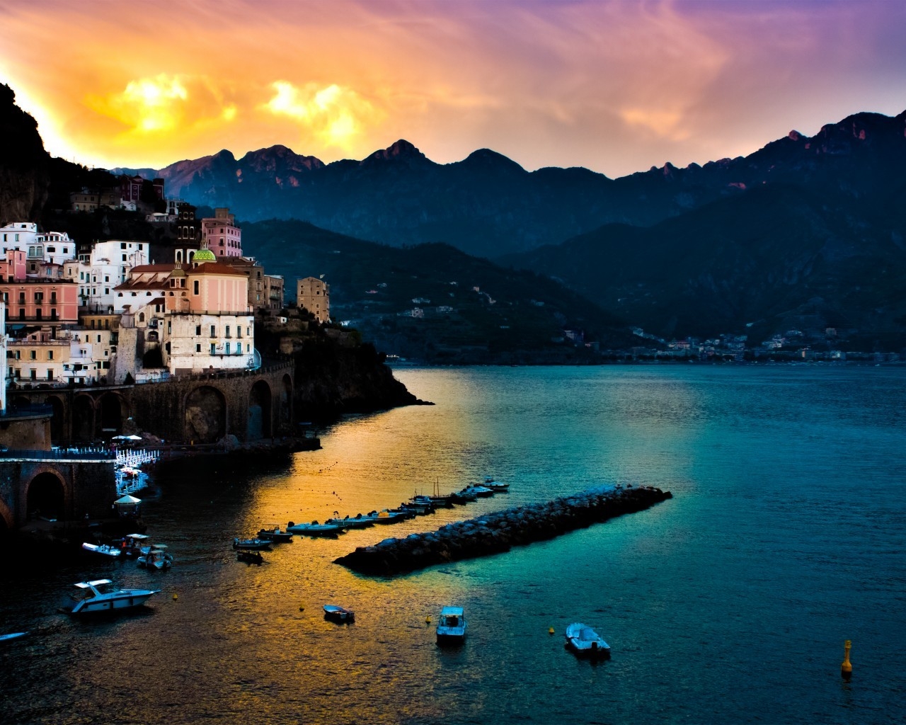 Amalfi Coast Landscape for 1280 x 1024 resolution