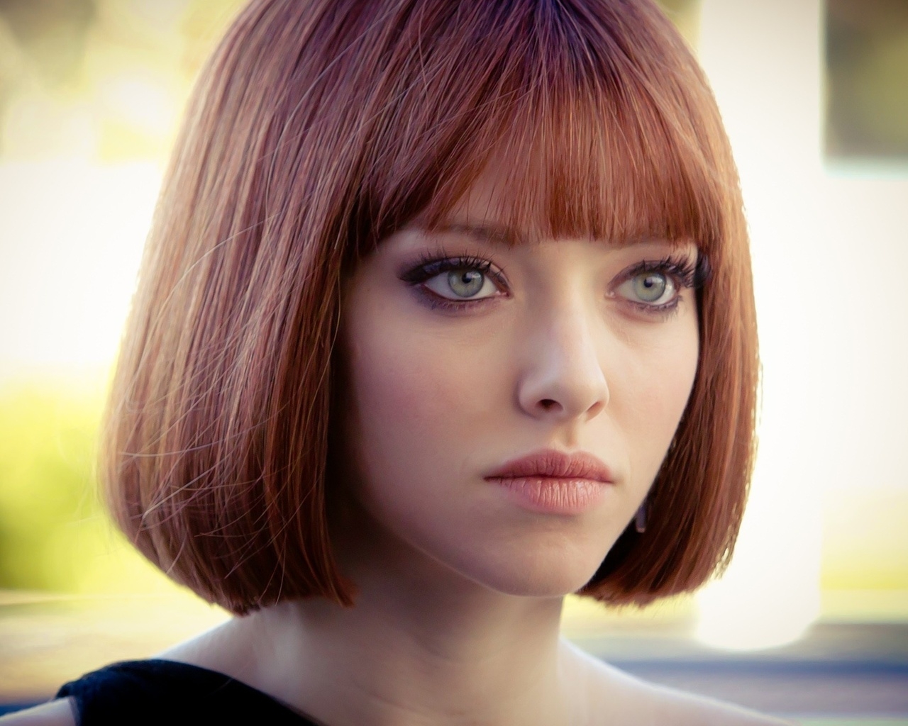 Amanda Seyfried In Time for 1280 x 1024 resolution