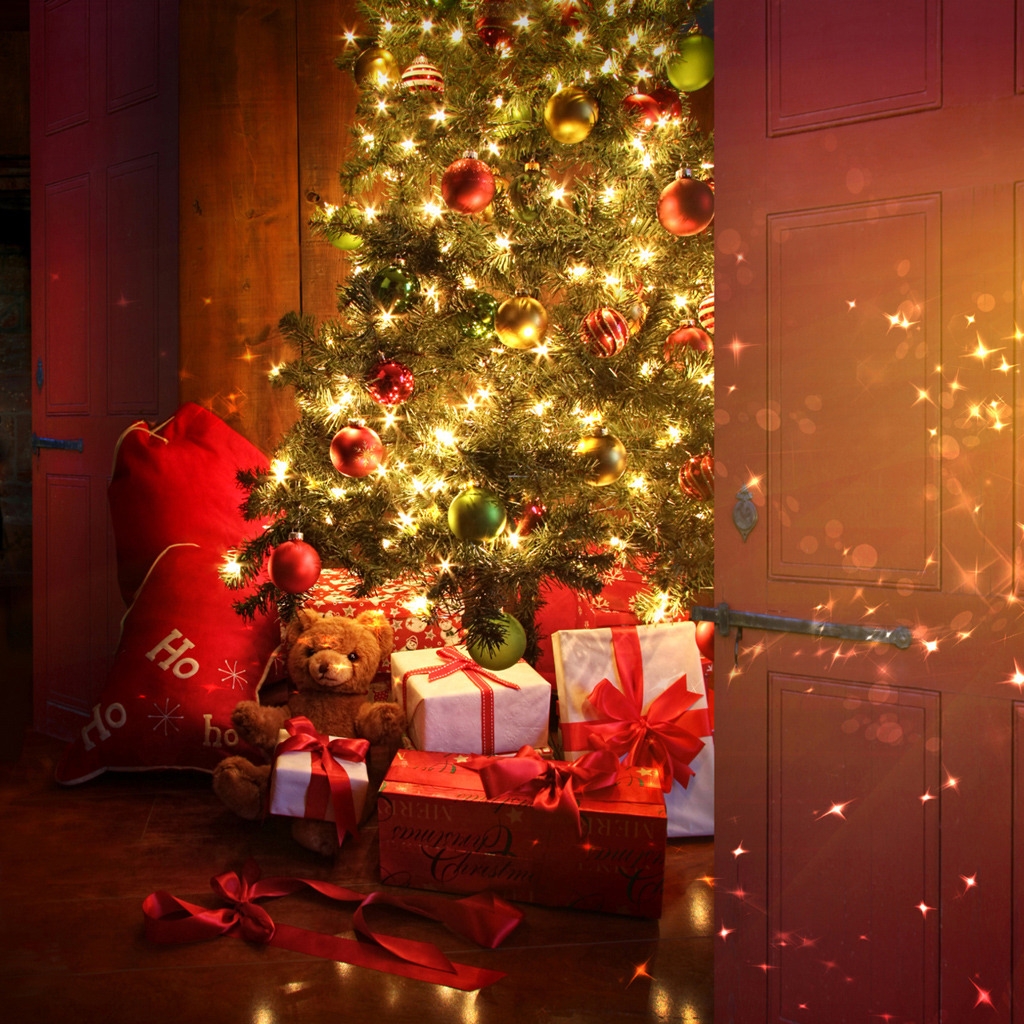 Amazing Christmas Tree for 1024 x 1024 iPad resolution