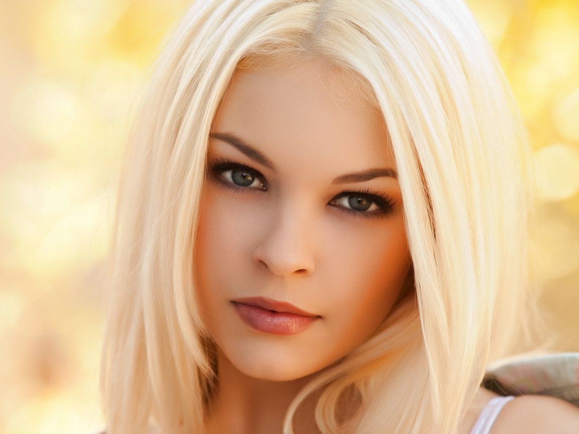 Amazing Cute Blonde for 1152 x 864 resolution