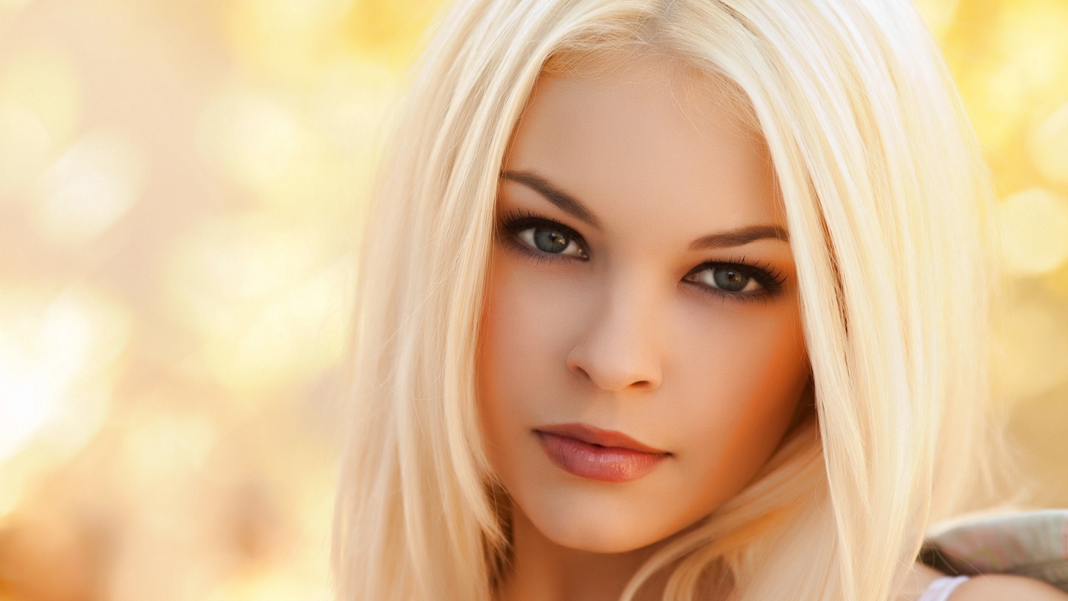 Amazing Cute Blonde for 1536 x 864 HDTV resolution