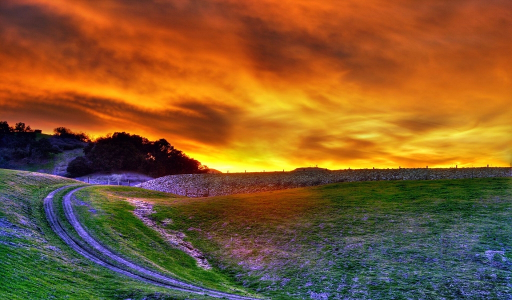 Amazing Fire Sunset for 1024 x 600 widescreen resolution