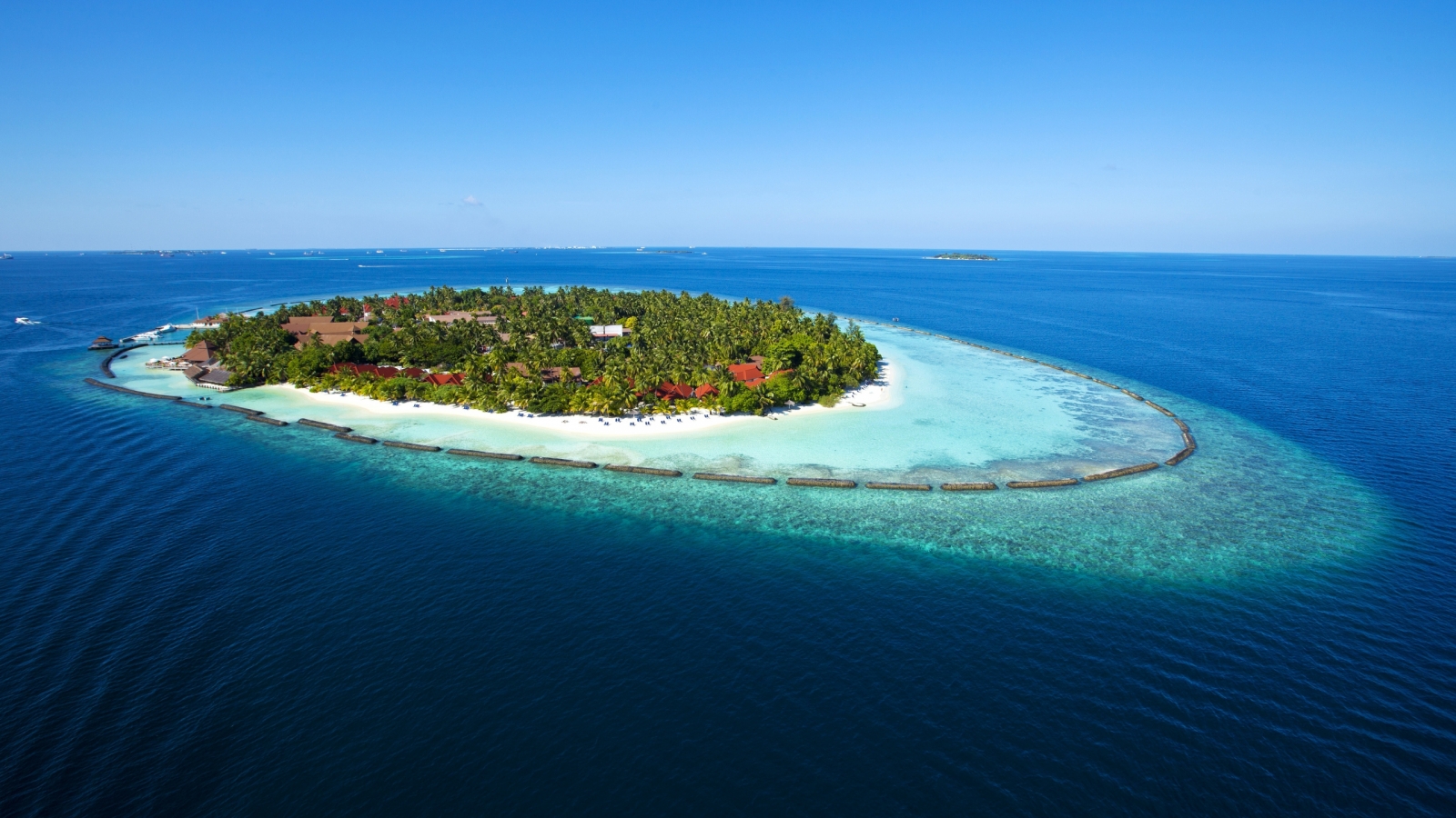 Amazing Maldives Island View for 1600 x 900 HDTV resolution