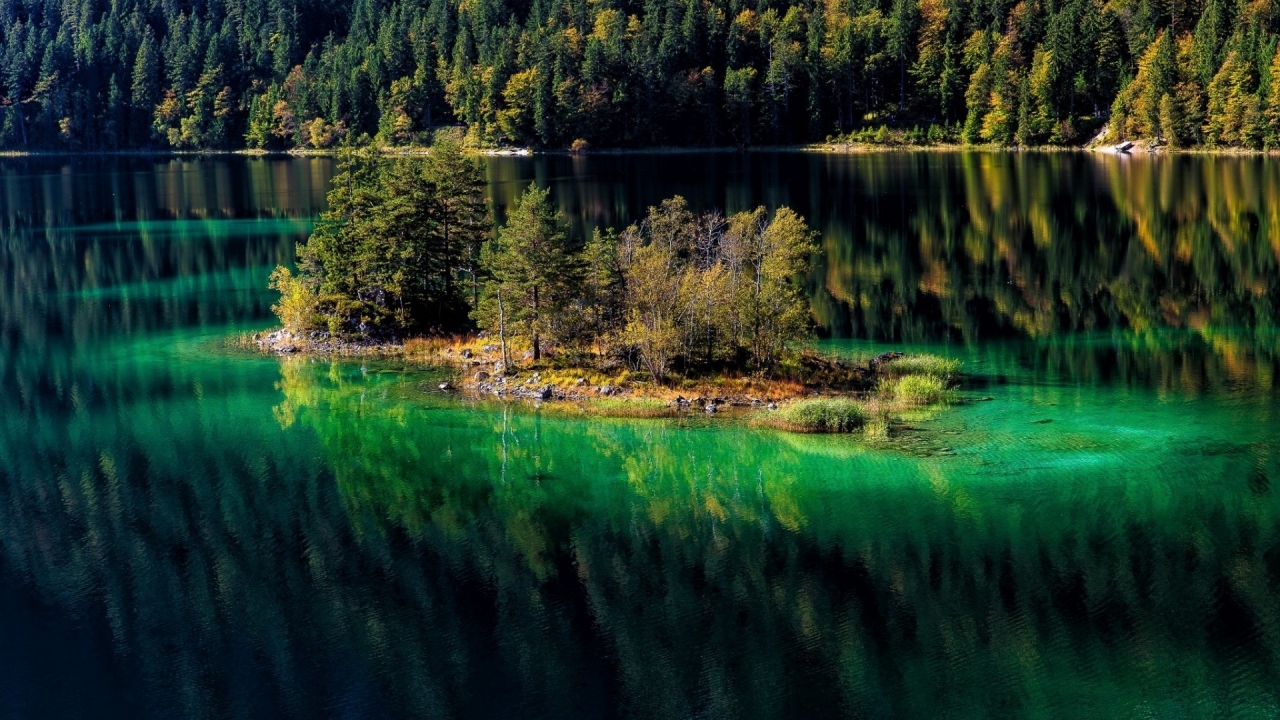 Amazing Mountain Lake for 1280 x 720 HDTV 720p resolution