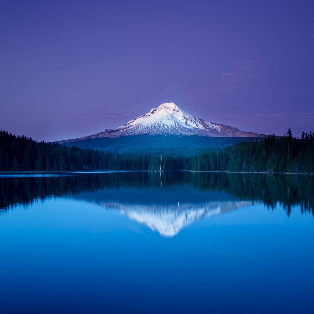 Amazing Mountain Lake Reflection  for 1024 x 1024 iPad resolution